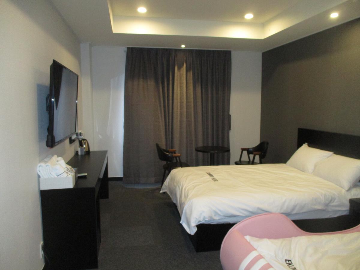 Ekonomy Hotel Чонсон Екстер'єр фото